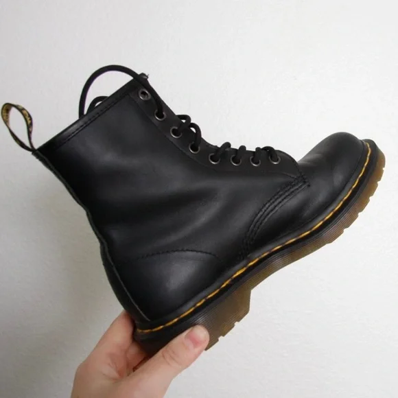Dr Martens 1460 WOMEN'S SMOOTH LEATHER LACE UP BOOTS Excellent pre-owned! - Picture 9 of 11